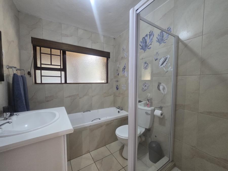 4 Bedroom Property for Sale in West Beach Eastern Cape